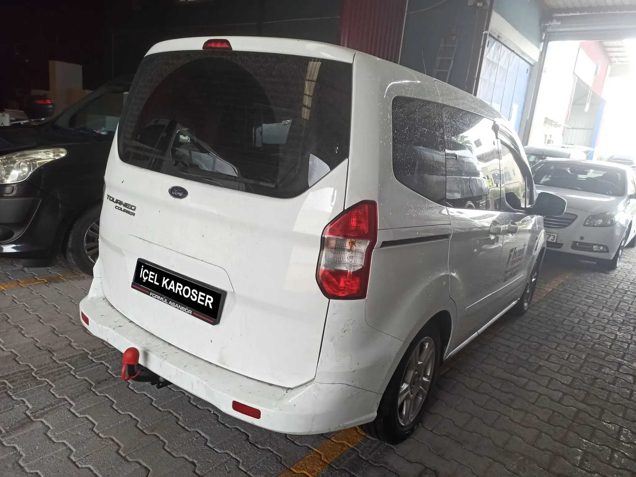 2020 Model Ford Tourneo Courier Çeki Demiri - Aksom