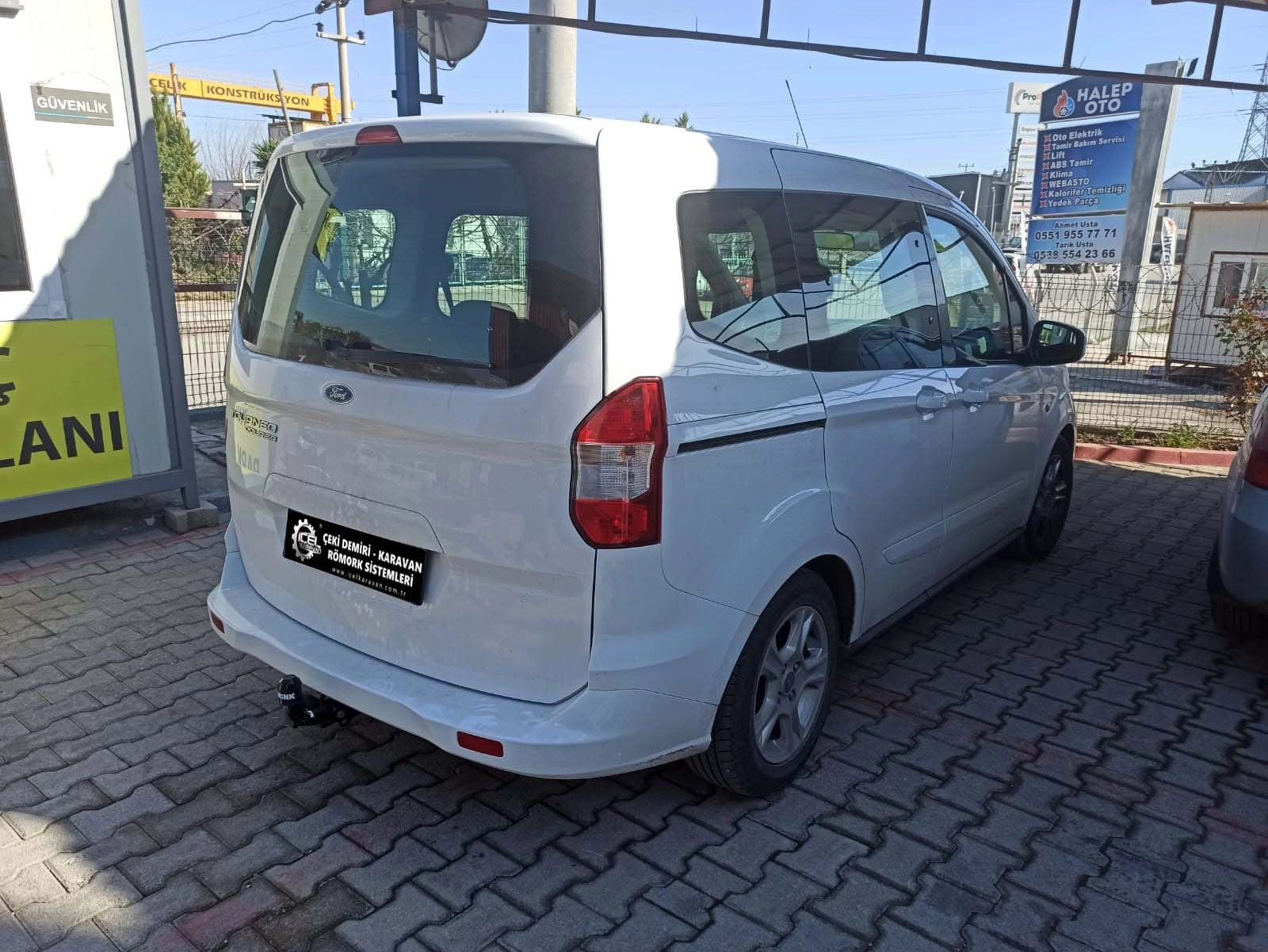 2021 Model Ford Transit Courier Çeki Demiri - Brink